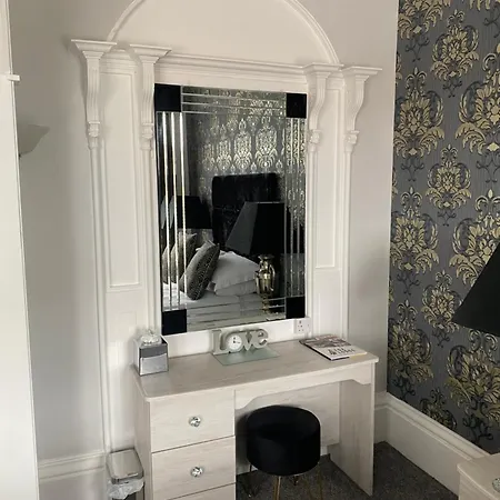 Fox Lodge Blackpool Room photo